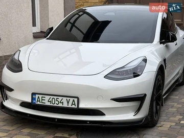 Авто Tesla Model 3 2021 № 8674139