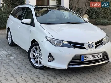Авто Toyota Auris 2015 № 8674269