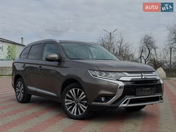 Авто Mitsubishi Outlander 2021 № 8675010