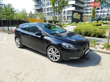Авто Volvo V40 2015 № 8675137