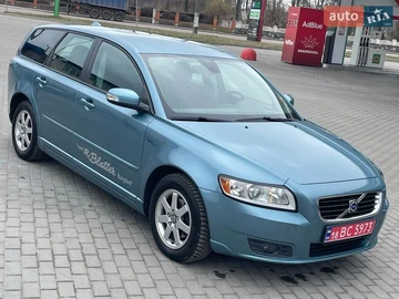 Авто Volvo V50 2009 № 8675786