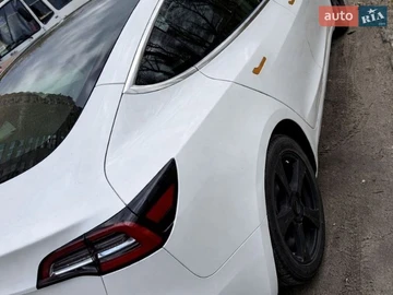 Авто Tesla Model 3 2020 № 8676051