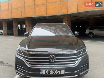 Авто Volkswagen Touareg 2021 № 8676235
