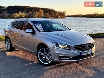 Авто Volvo V60 2016 № 8676604
