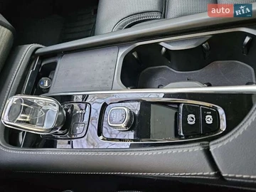 Авто Volvo Xc90 2022 № 8676711