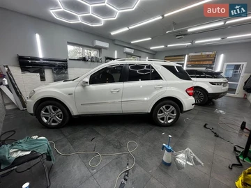 Авто Mercedes M-Class 2010 № 8677174