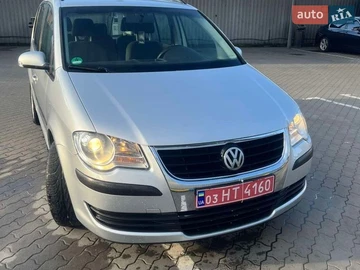 Авто Volkswagen Touran 2009 № 8677495