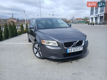 Авто Volvo V50 2010 № 8677533