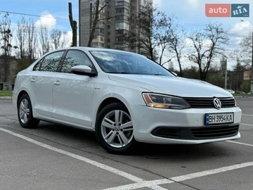 Авто Volkswagen Jetta 2014 № 8677585