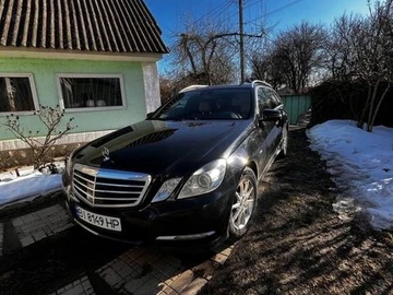 Авто Mercedes E-Class 2011 № 8677619