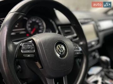 Авто Volkswagen Touareg 2013 № 8677767