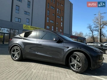 Авто Tesla Model Y 2024 № 8678220