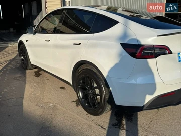 Авто Tesla Model Y 2023 № 8678355