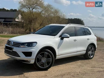 Авто Volkswagen Touareg 2015 № 8678528
