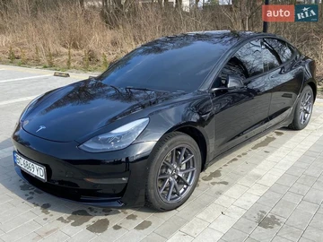 Авто Tesla Model 3 2021 № 8679067