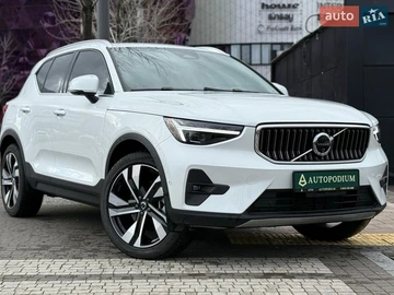Авто Volvo Xc40 2024 № 8679315