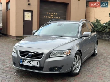 Авто Volvo V50 2008 № 8679392