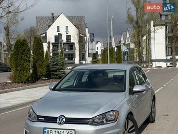 Авто Volkswagen E-Golf 2015 № 8679450