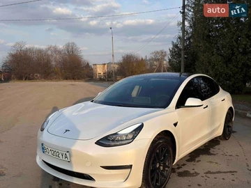 Авто Tesla Model 3 2019 № 8679748