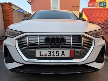 Авто Audi Q8 E-Tron 2023 № 8680026