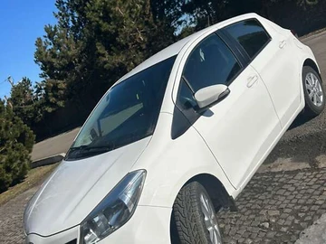 Авто Toyota Yaris 2013 № 8680412