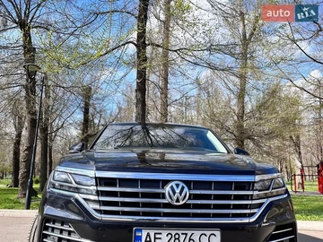 Авто Volkswagen Touareg 2018 № 8680763