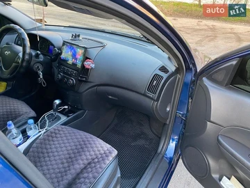 Авто Hyundai Elantra 2012 № 8681136
