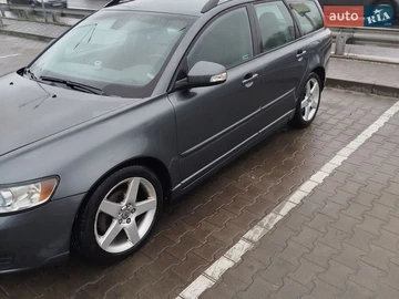 Авто Volvo V50 2011 № 8683142