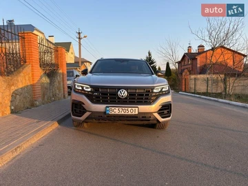 Авто Volkswagen Touareg 2019 № 8683481