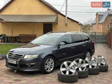 Авто Volkswagen Passat 2010 № 8683789