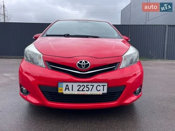 Авто Toyota Yaris 2012 № 8683816