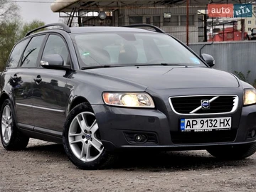 Авто Volvo V50 2010 № 8684622