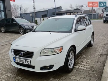 Авто Volvo V50 2009 № 8685327