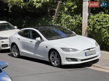 Авто Tesla Model S 2015 № 8685414