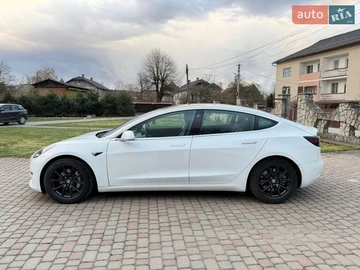 Авто Tesla Model 3 2019 № 8685419