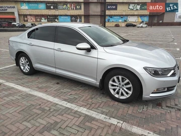 Авто Volkswagen Passat 2017 № 8685475
