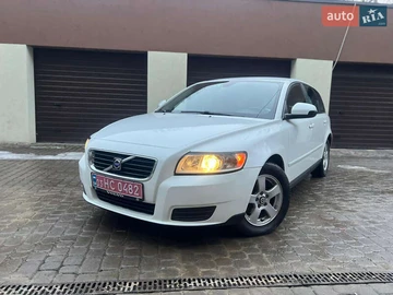 Авто Volvo V50 2010 № 8686144
