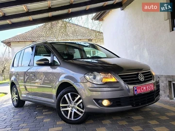 Авто Volkswagen Touran 2010 № 8686151