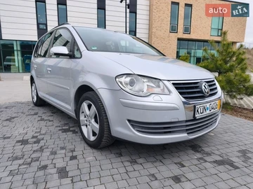 Авто Volkswagen Touran 2009 № 8686178