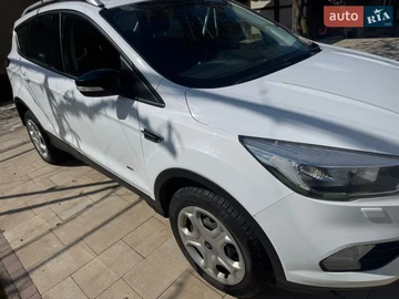 Авто Ford Kuga 2017 № 8686401