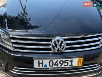 Авто Volkswagen Touareg 2015 № 8686426