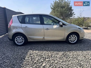 Авто Renault Scenic 2011 № 8686508
