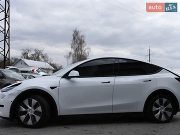 Авто Tesla Model Y 2022 № 8686930