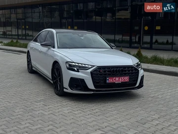 Авто Audi S8 2023 № 8687001