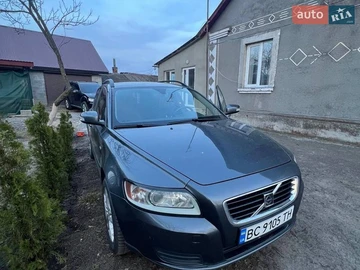 Авто Volvo V50 2009 № 8688028