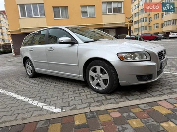 Авто Volvo V50 2009 № 8688069