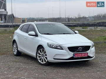 Авто Volvo V40 2014 № 8689358