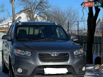 Авто Hyundai Santa Fe 2011 № 8689600
