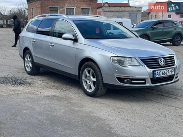 Авто Volkswagen Passat 2010 № 8689861