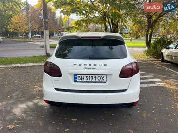 Авто Porsche Cayenne 2011 № 8691021